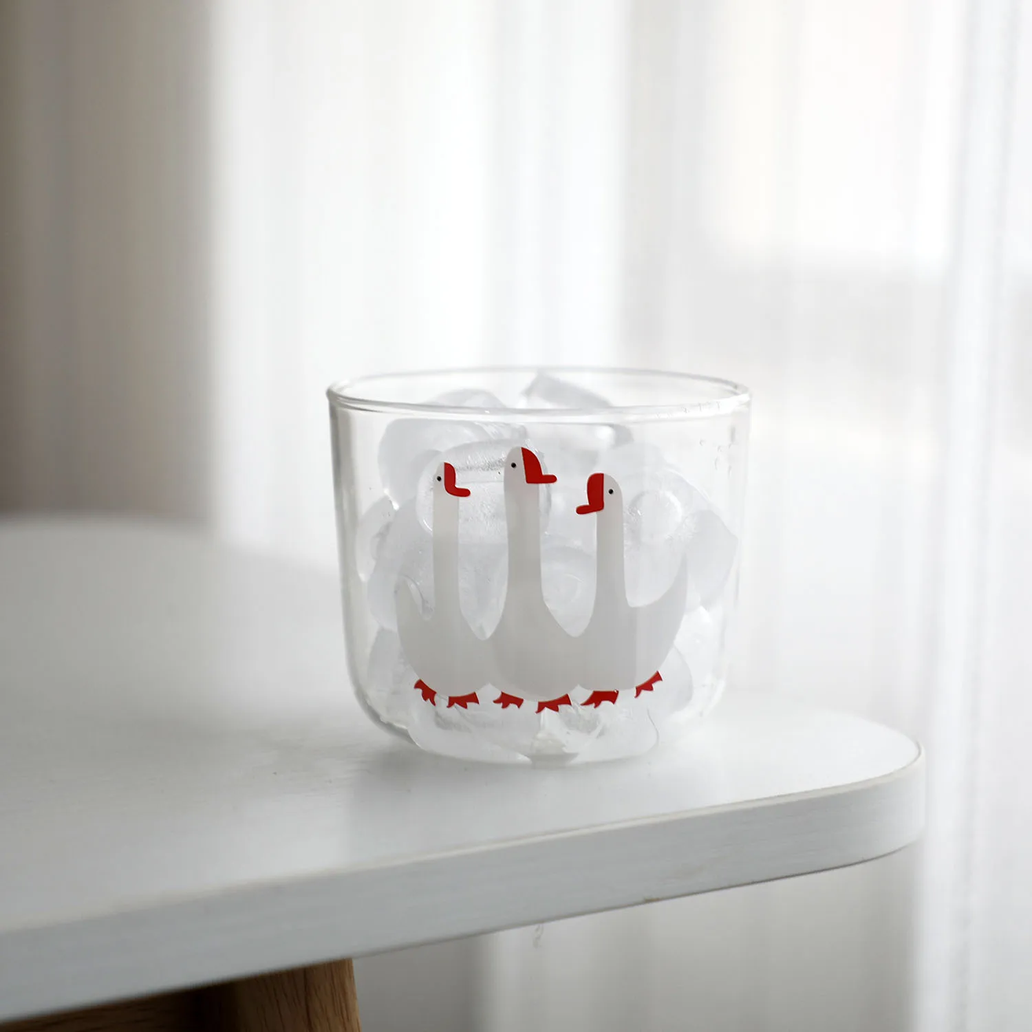 მინის ყავის ჭიქა გედის  პრინტით - Image 8