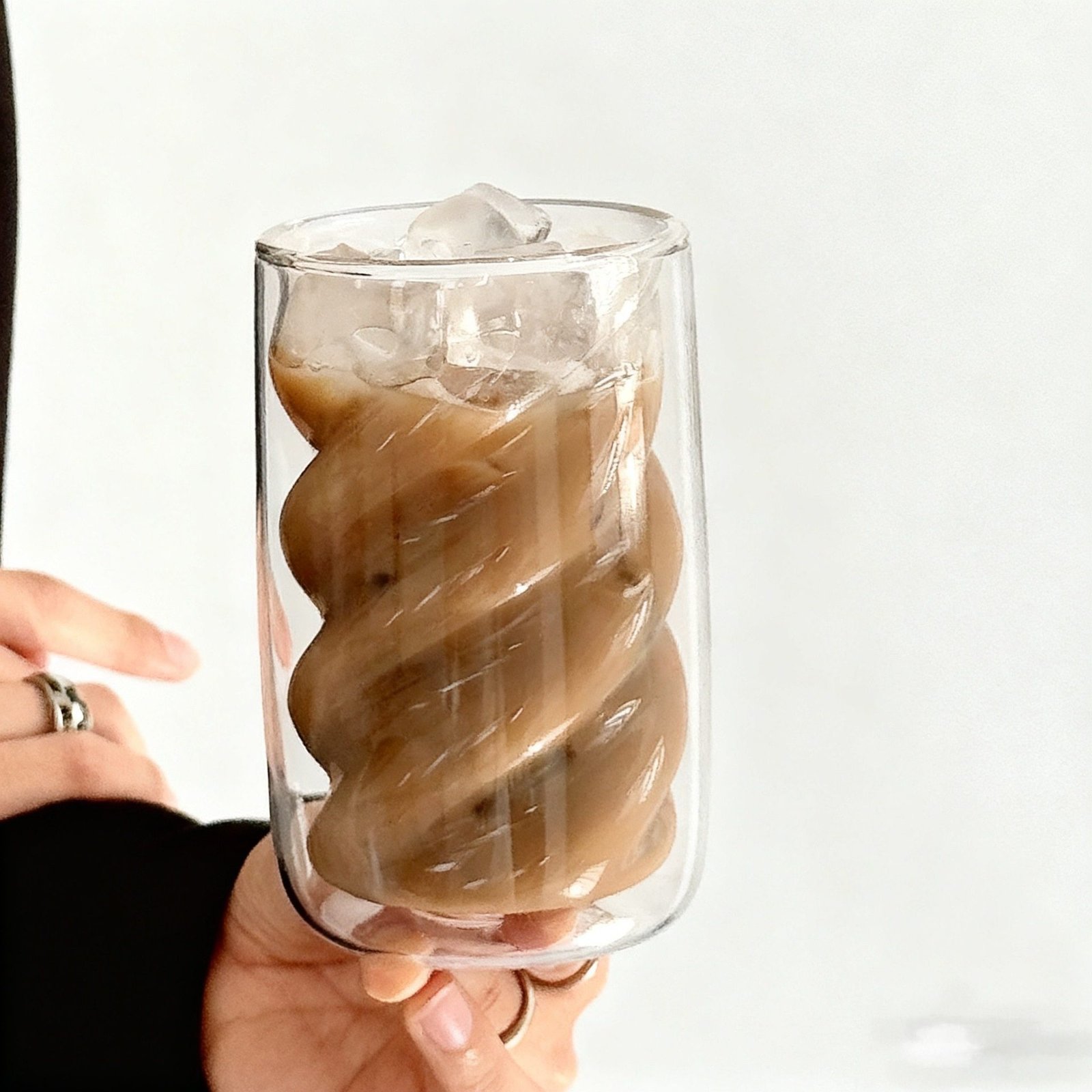 ყავის ჭიქა თერმოიზოლირებული ბოროსილიკატური მინისგან